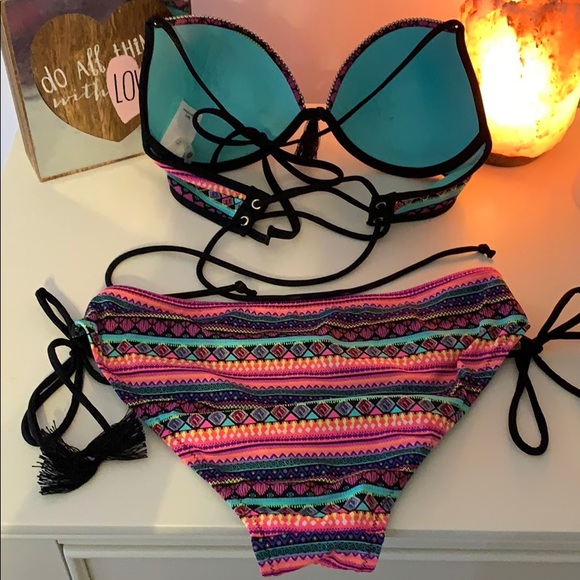 Bakini set - Picture 2 of 2